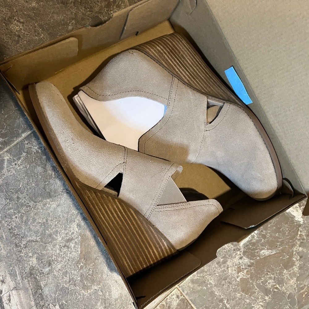Toms Women's Taupe Wedge Shoes